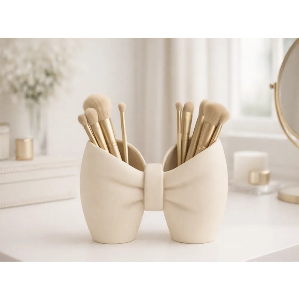 Makeup brush holder, multipurpose pen holder with bow